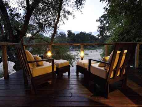 Rhino Post Safari Lodge